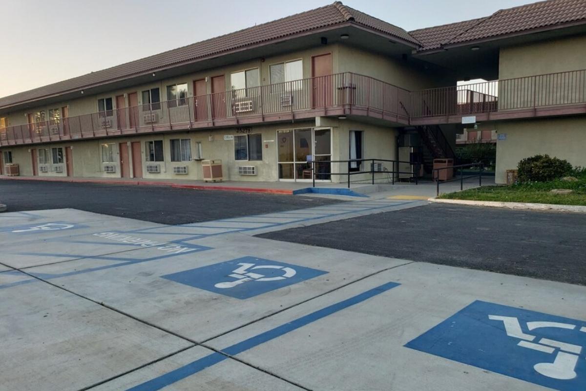 Baymont By Wyndham Coalinga Villa Exterior photo