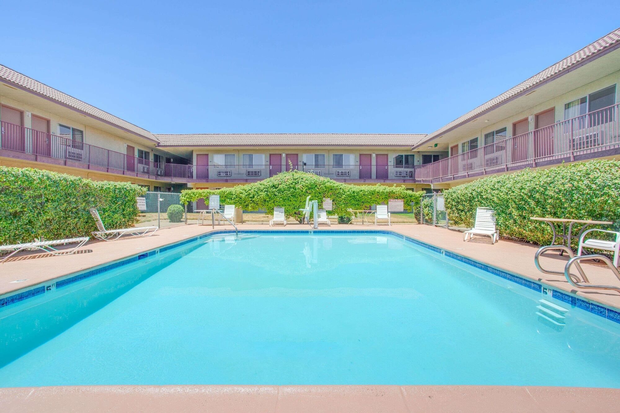 Baymont By Wyndham Coalinga Villa Exterior photo